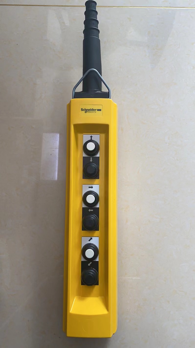 现货！！SCHNEIDER 施耐德 --XACB681 请联系13357889265