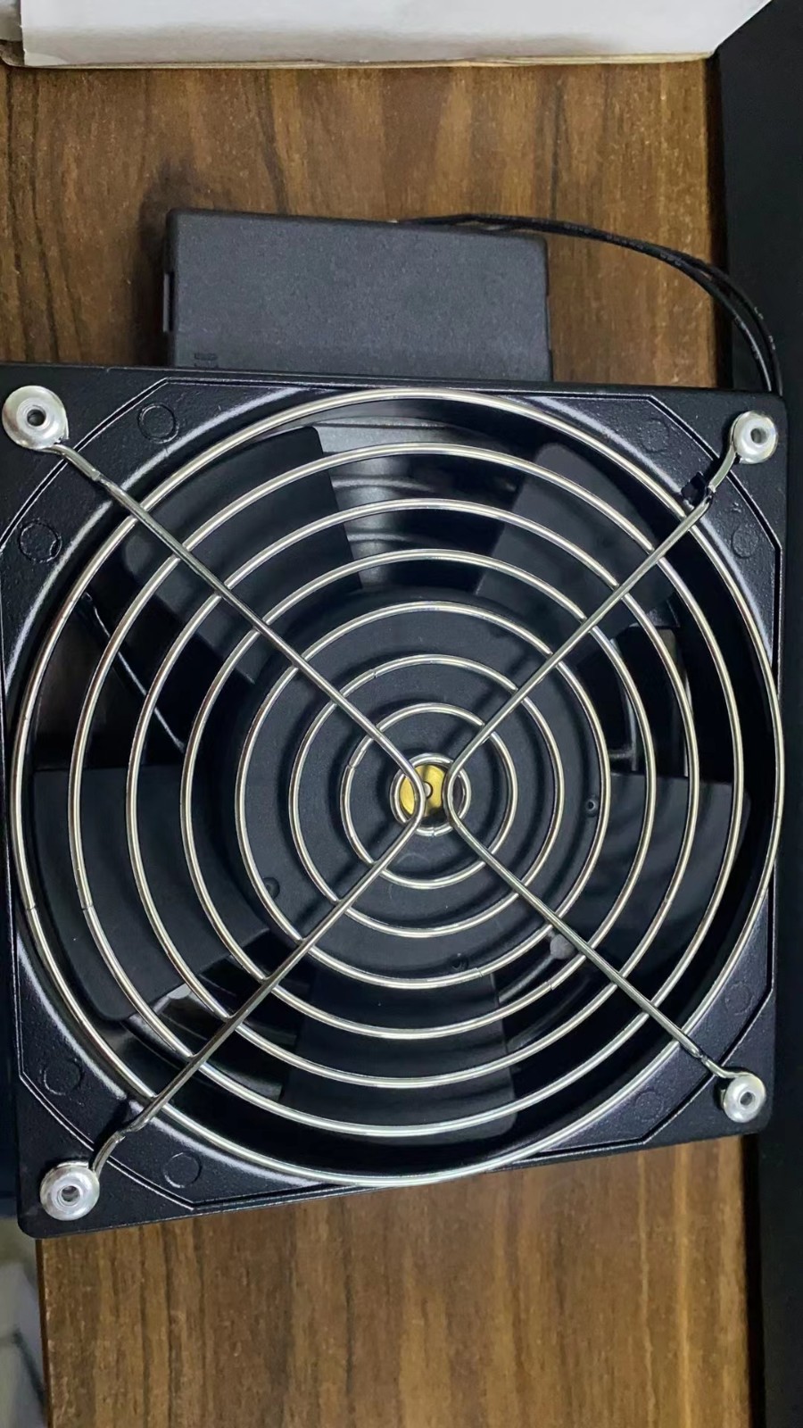 现货4个！！施耐德 NSYCRS200W230V 加热器 单价2500元  请联系13357889265