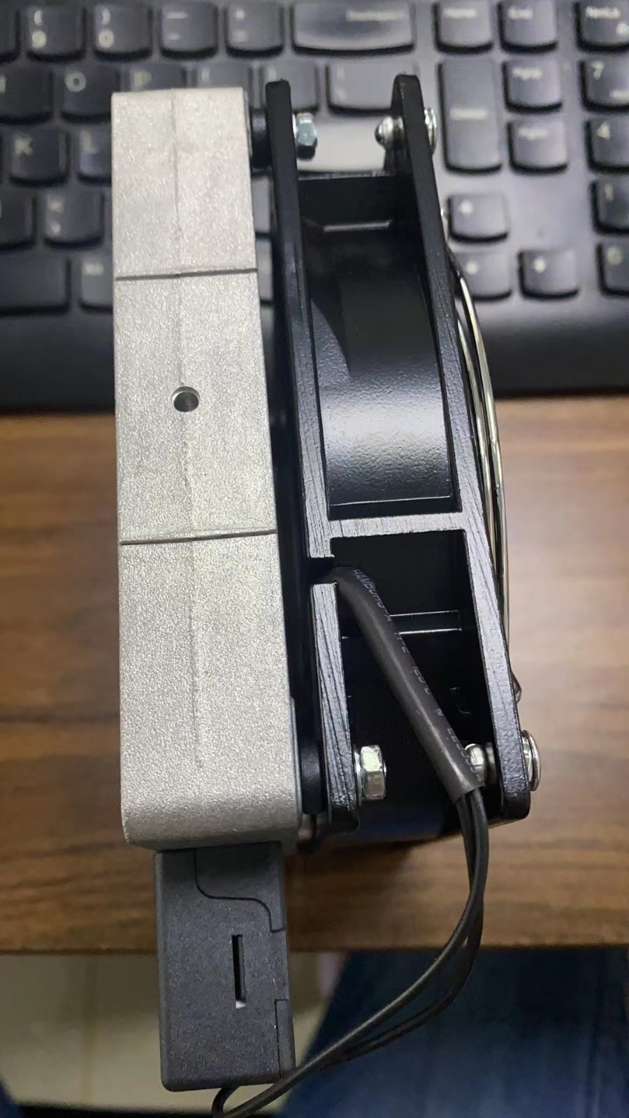 现货4个！！施耐德 NSYCRS200W230V 加热器 单价2500元  请联系13357889265